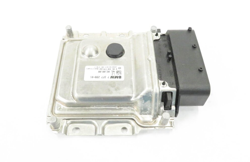 Thumbnail 4: 14-17 BMW 328i 535i X3 X5 (F25 F30) - DIIESEL EMISSIONS PUMP DEF CONTROL MODULE