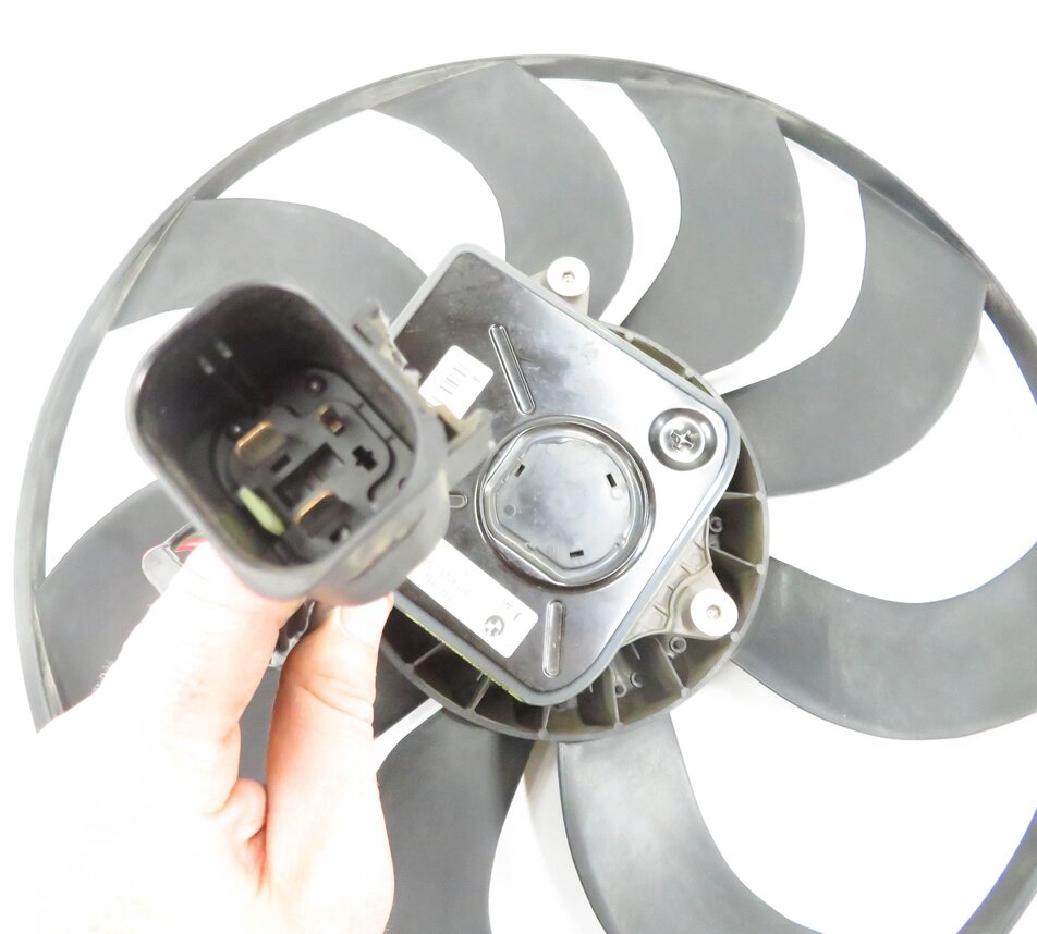 Thumbnail 4: 2014-2018 BMW 328i DIESEL / 328iGT 335iGT (F30) RADIATOR COOLING FAN w/ MOTOR