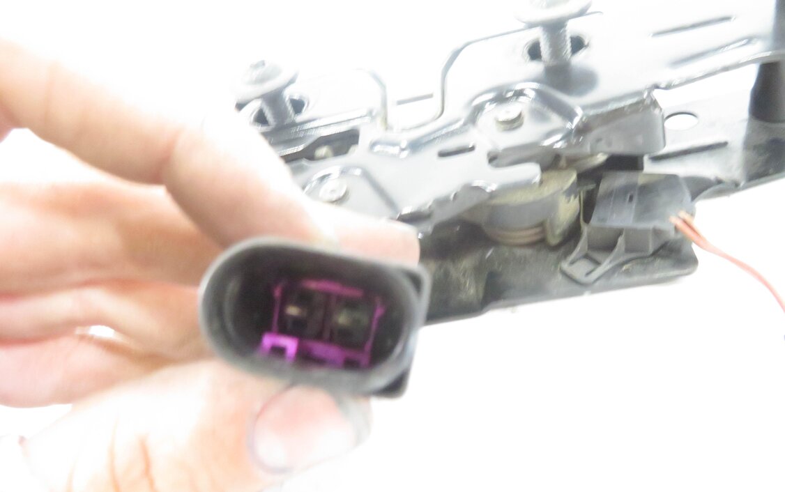 Thumbnail 7: 2011 AUDI Q7 (4L) FRONT HOOD LID LOWER LOCK LATCH ACTUATOR w/ CABLE