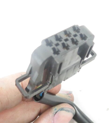 Thumbnail 5: 2011 AUDI Q7 (4L) RIGHT FRONT PASSENGER SEATBELT BUCKLE RECEIVER (BLACK)