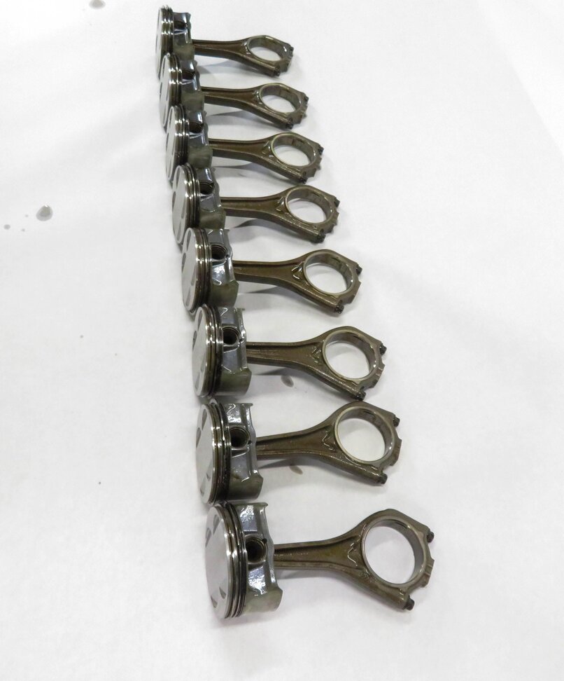 Thumbnail 4: 04-10 BMW 550i 650i 750i X5 (E60 E65 E66 E70) 4.8L N62 V8 ENGINE PISTON SET-8