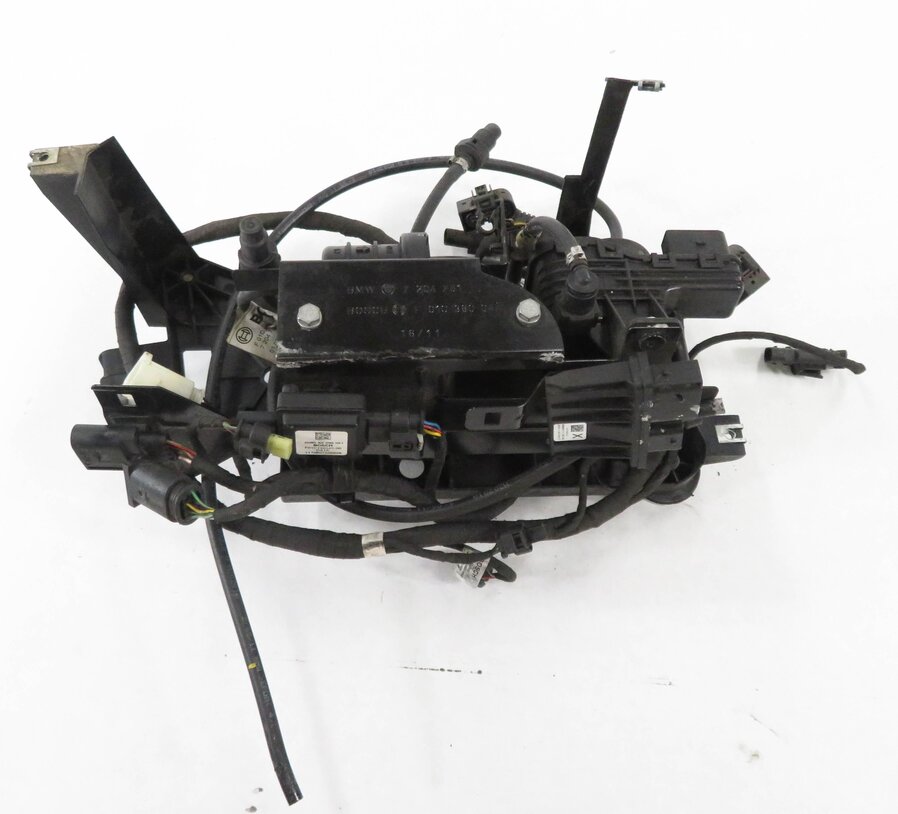 Thumbnail 4: 2011 BMW 335D (E90) 3.0L M57Y DIESEL FUEL FLUID TRANSFER PUMP w/ BRACKET
