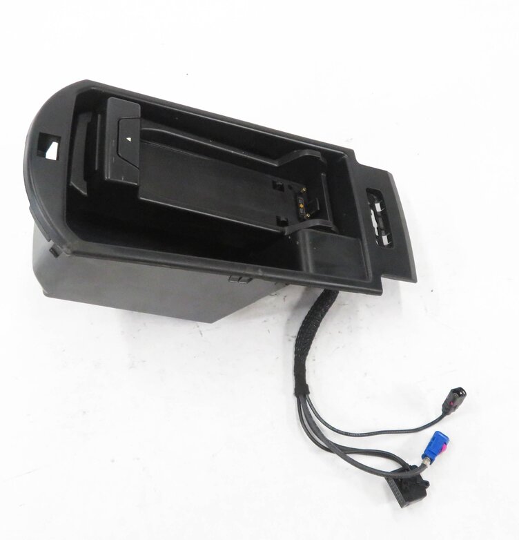 Thumbnail 3: 2013 BMW X3 (F25) FRONT CENTER CONSOLE STORAGE TRAY / PHONE CHARGING DOCK