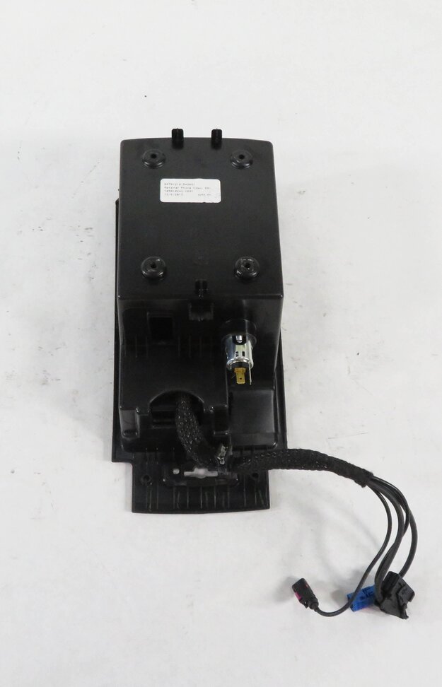 Thumbnail 5: 2013 BMW X3 (F25) FRONT CENTER CONSOLE STORAGE TRAY / PHONE CHARGING DOCK