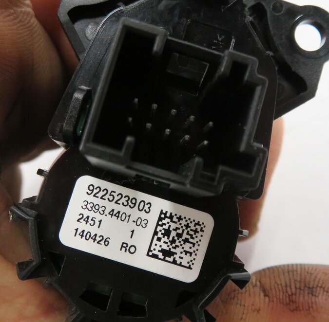 Thumbnail 5: 2011-2018 BMW X3 X4 (F25 F26) IGNITION SWITCH ENGINE START / STOP PUSH BUTTON