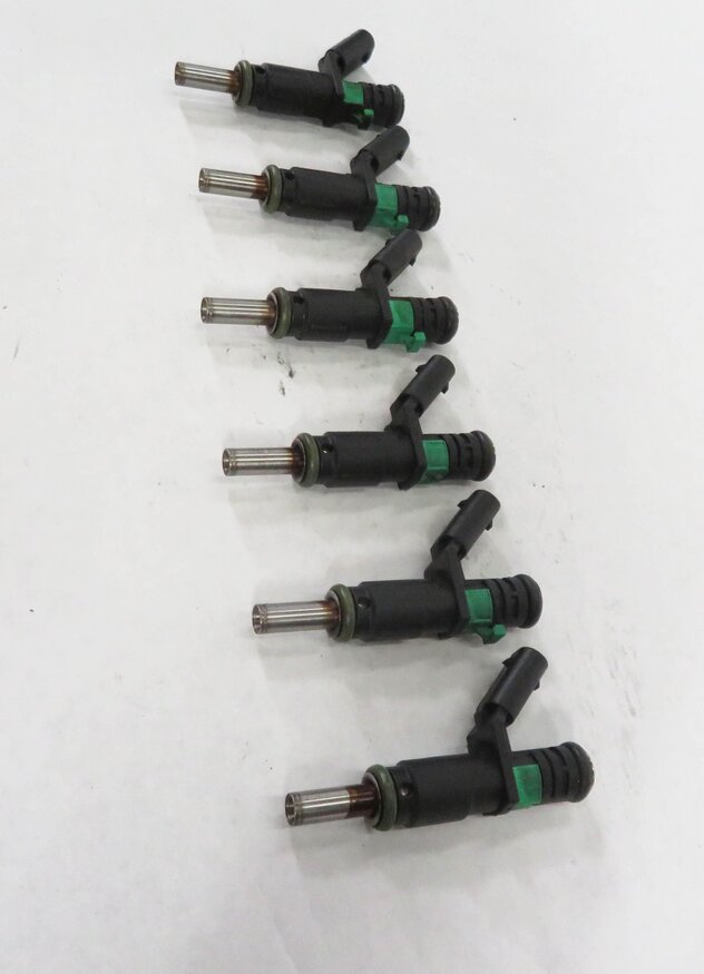 Thumbnail 3: 2010-2013 MB C300 C350 E350 GLK350 S400 HYBRID (W204 X204) FUEL INJECTOR SET (6)