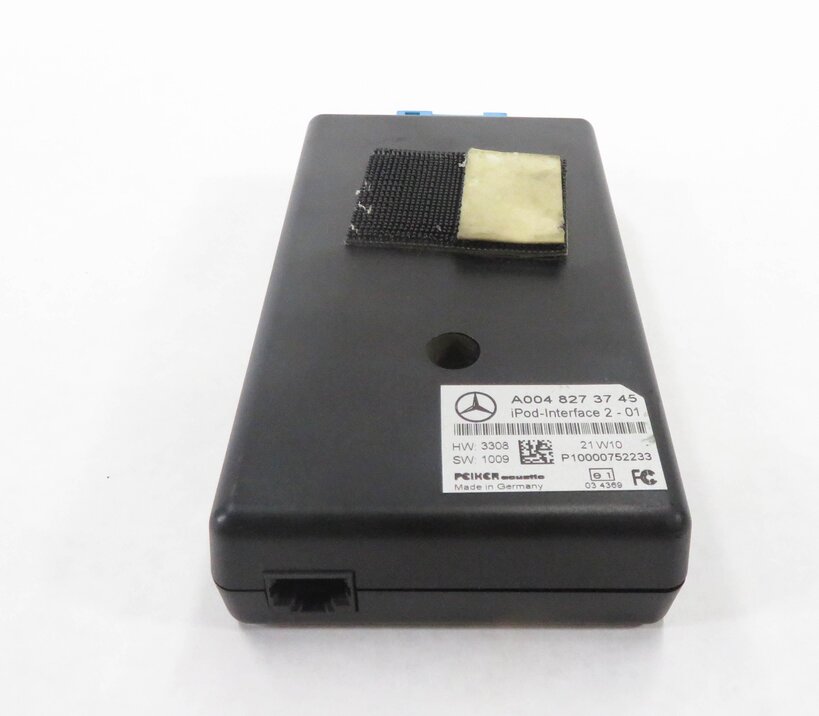 Thumbnail 2: 2011 MERCEDES BENZ C300 (W204) RADIO STEREO i-POD MEDIA INTERFACE CONTROL MODULE