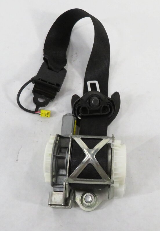 Thumbnail 4: 10-11 MERCEDES C250 C300 C350 C63 (W204) RIGHT FRONT SEATBELT RETRACTOR (BLACK)