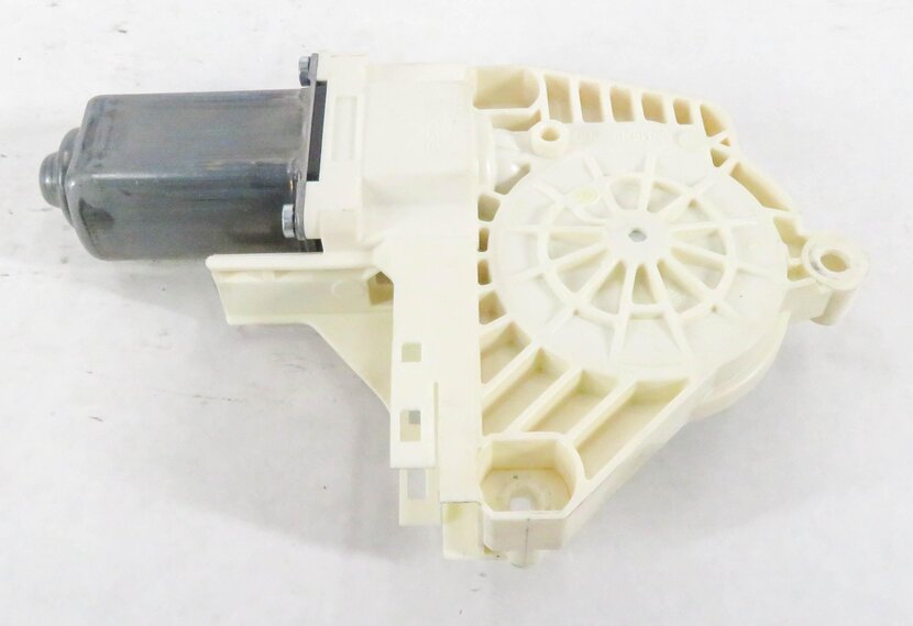 Thumbnail 2: 2005-2009 RANGE ROVER SPORT (L320) / LR3 LEFT SIDE REAR POWER WINDOW MOTOR