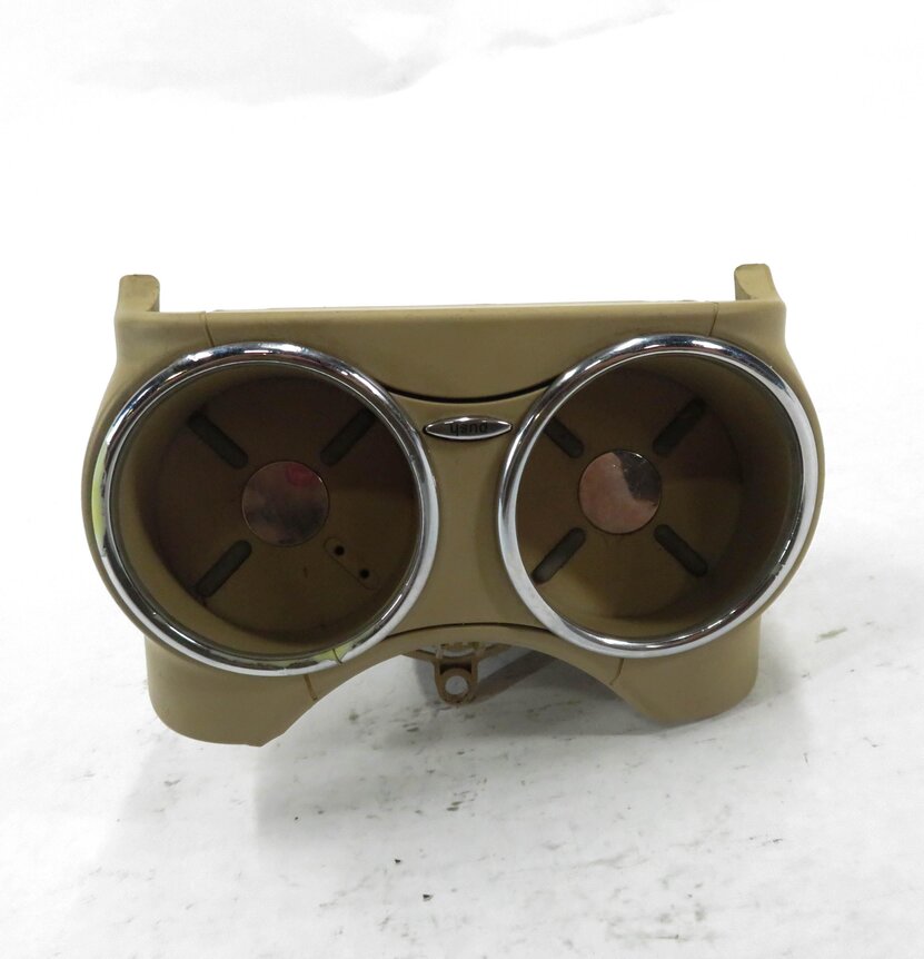 Thumbnail 4: 2006 MERCEDES BENZ CLS55 AMG (W219) FRONT CENTER CONSOLE DRINK CUP HOLDER (TAN)