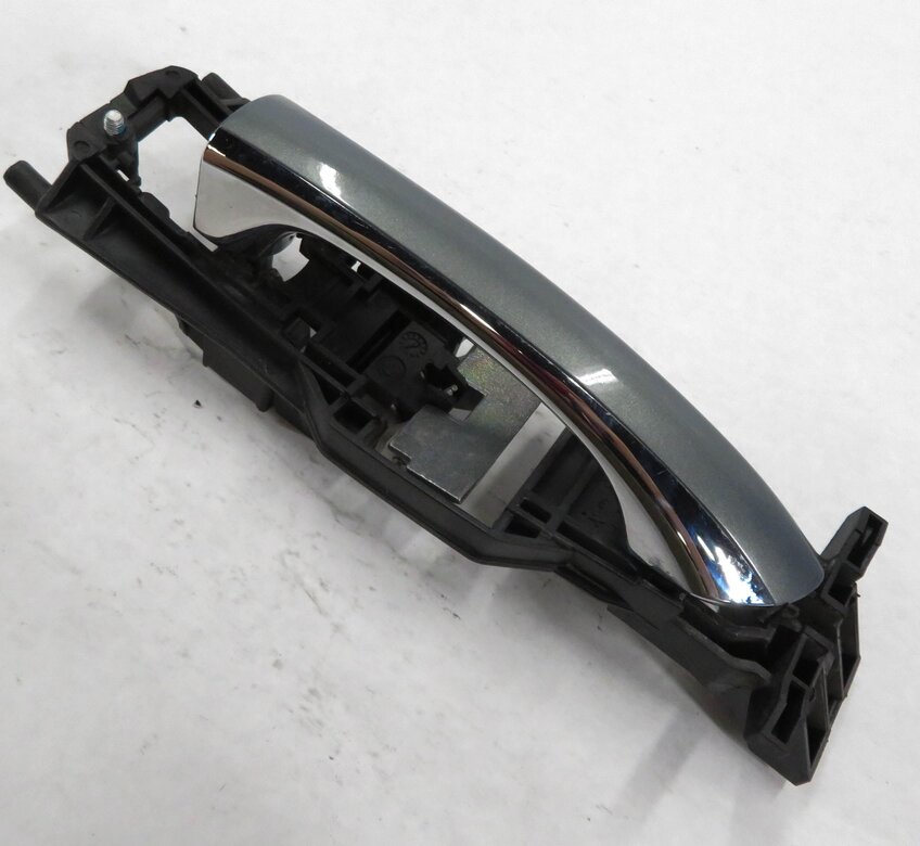 06-11 MERCEDES CLS500 CLS550 CLS55 CLS63 (W219) LEFT DRIVER DOOR HANDLE (GRAY)