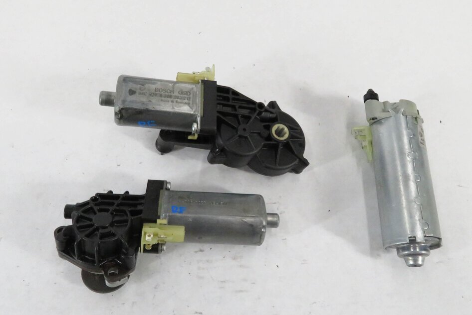 Thumbnail 2: 2006 MERCEDES BENZ CLS55 AMG (W219) RIGHT FRONT PASSENGER POWER SEAT MOTOR SET-3