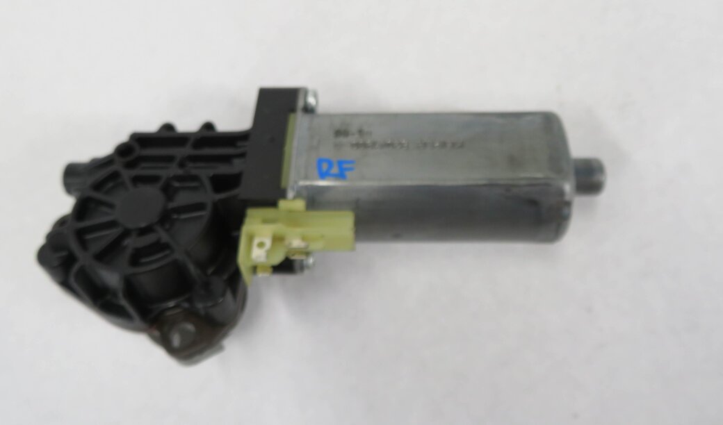 Thumbnail 7: 2006 MERCEDES BENZ CLS55 AMG (W219) RIGHT FRONT PASSENGER POWER SEAT MOTOR SET-3