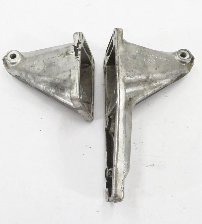 Thumbnail 4: 2006 MERCEDES BENZ CLS55 AMG (W219) 5.5L SC ENGINE MOTOR MOUNT BRACKET SET-2