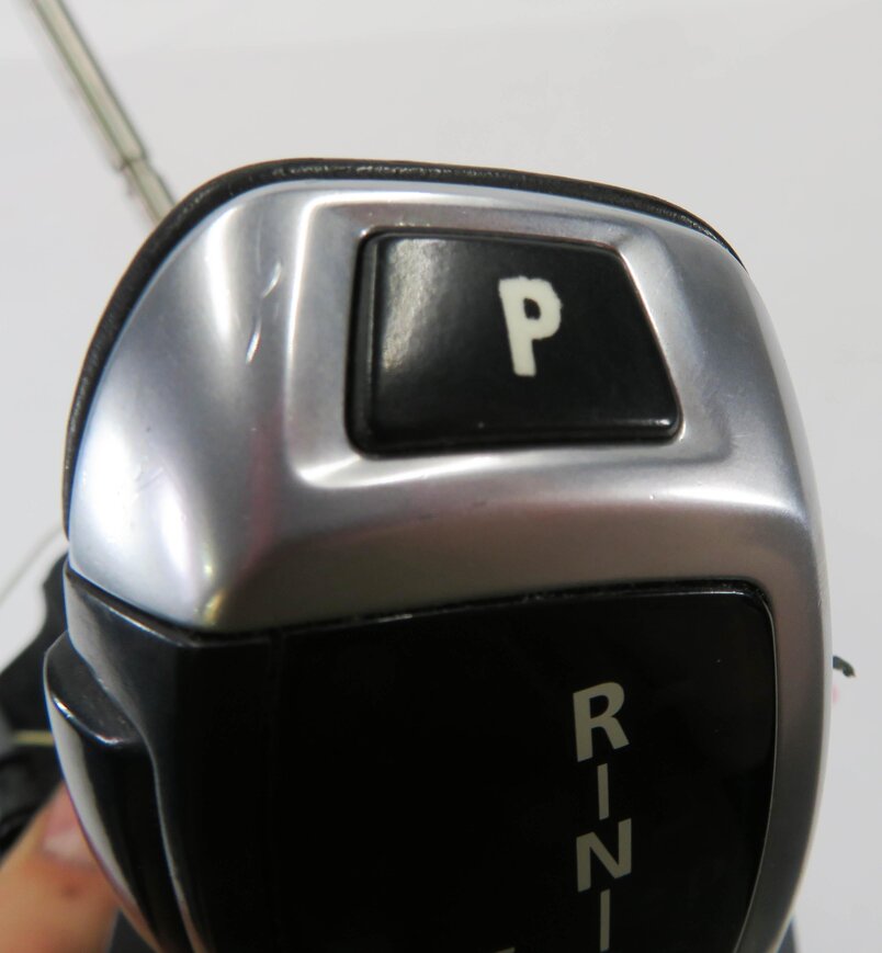 Thumbnail 12: 2009 BMW 550i (E60) CONSOLE A/T AUTOMATIC TRANSMISSION GEAR SHIFT SHIFTER
