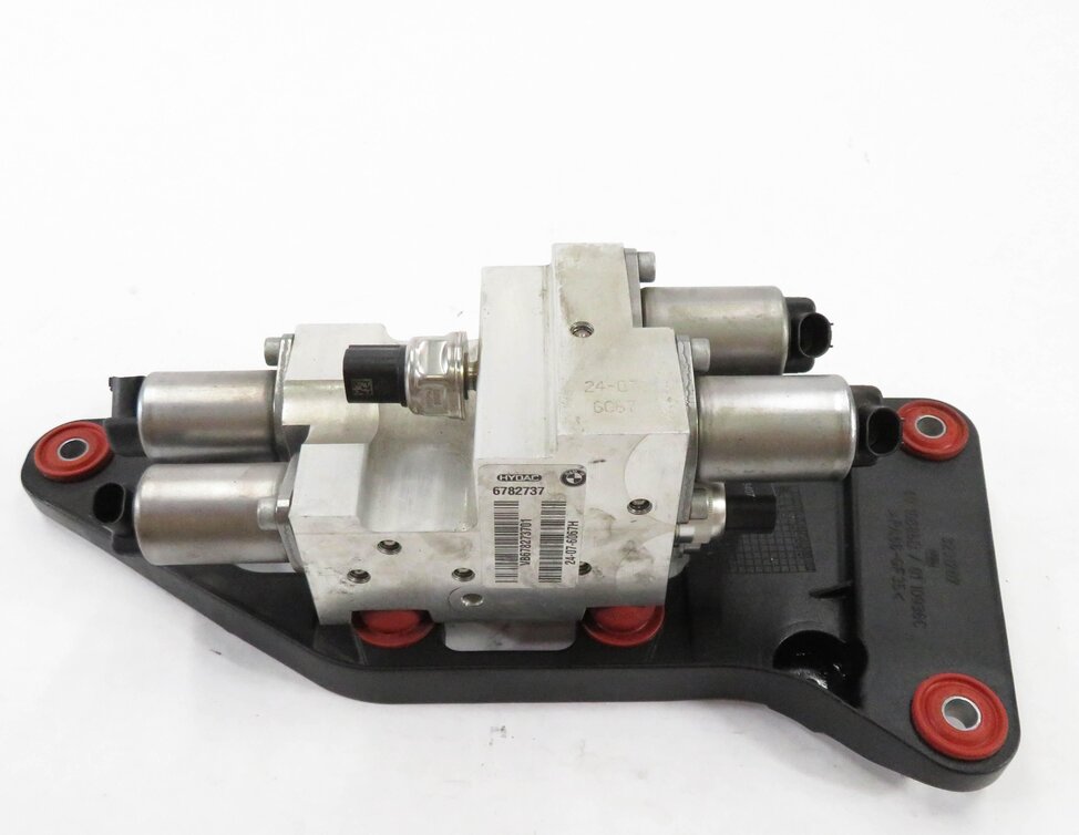 Thumbnail 4: 2007 BMW X5 (E70) DYNAMIC DRIVE ACTIVE SUSPENSION HYDRAULIC VALVE BLOCK