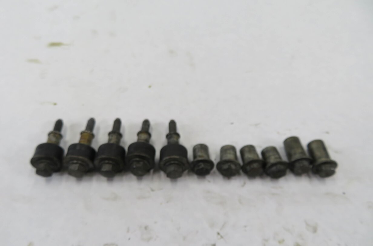 Thumbnail 8: 02-10 BMW 545i 550i 645i 745i 750i X5 (E53 E60 E63 E65 E66) V8 LEFT VALVE COVER