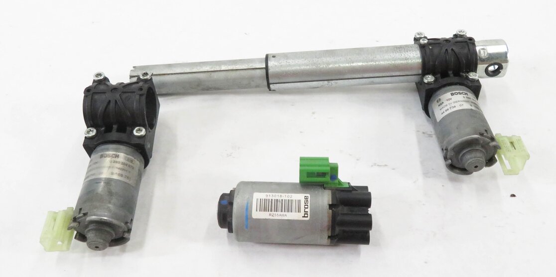 Thumbnail 2: 11 BMW 535i (F10) LEFT FRONG DRIVER SEAT ADJUSTMENT ADJUST MOTOR CONTROL SET (3)