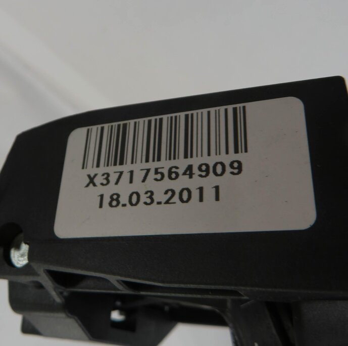 Thumbnail 6: 2011-2016 BMW 528i 535i 550i M5 (F10) LEFT REAR EXTERIOR DOOR HANDLE (BLUE)