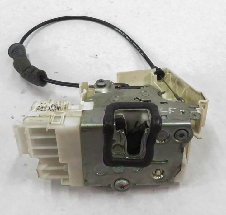 Thumbnail 4: 06-12 MB GL320 GL450 GL450 GL350 ML500 ML350 ML320 LEFT FRONT DOOR LOCK LATCH