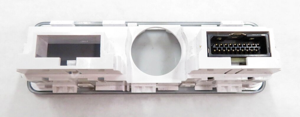 Thumbnail 4: 2015 LAND ROVER LR4 - RADIO STEREO AUX AUXILIARY AUDIO INPUT JACK USB INTERFACE