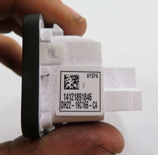 Thumbnail 6: 2015 LAND ROVER LR4 - RADIO STEREO AUX AUXILIARY AUDIO INPUT JACK USB INTERFACE
