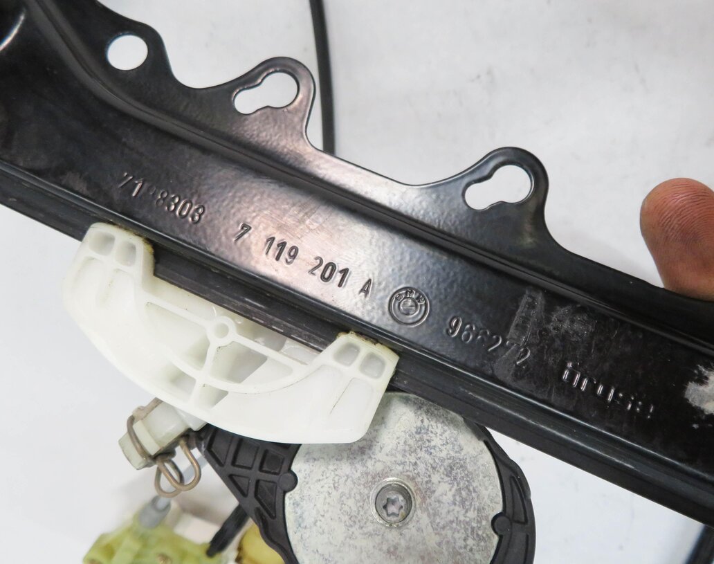 Thumbnail 8: 2009-2016 BMW Z4 (E89) LEFT FRONT DRIVER DOOR POWER WINDOW REGULATOR w/ MOTOR