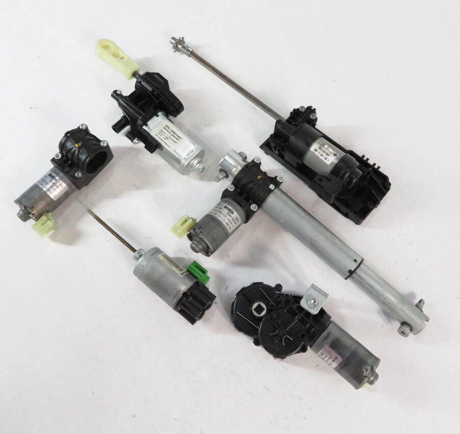Thumbnail 1: 2012 BMW 528i (F10) RIGHT FRONT PASSENGER POWER SEAT ADJUSTMENT MOTOR SET-6