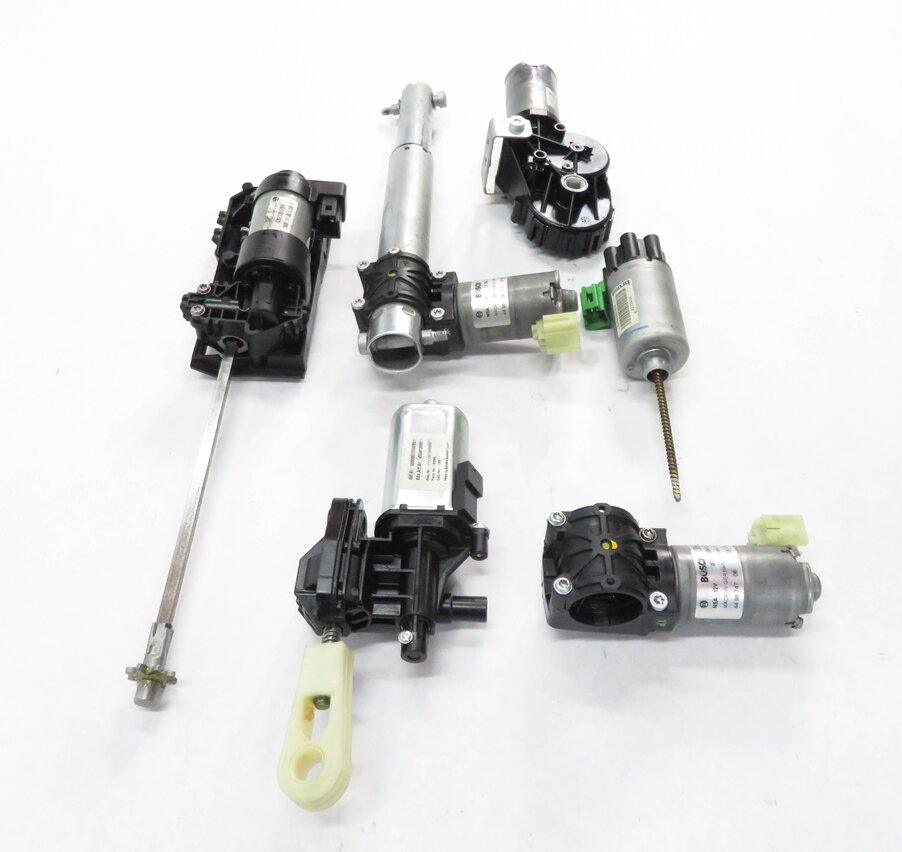 Thumbnail 4: 2012 BMW 528i (F10) RIGHT FRONT PASSENGER POWER SEAT ADJUSTMENT MOTOR SET-6