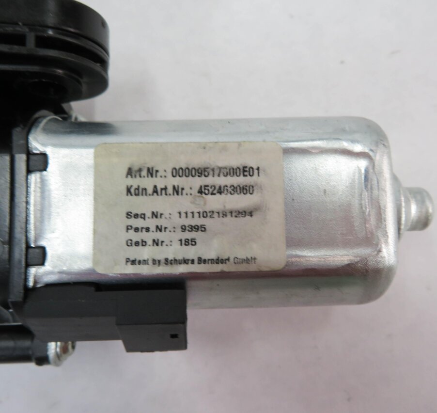 Thumbnail 8: 2012 BMW 528i (F10) RIGHT FRONT PASSENGER POWER SEAT ADJUSTMENT MOTOR SET-6