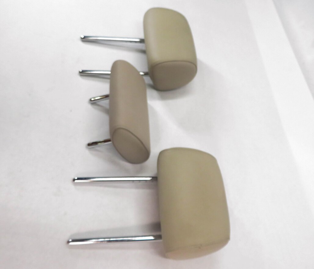 Thumbnail 3: 2012 BMW 528i (F10) REAR - LEFT / CENTER / RIGHT - OYSTER LEATHER HEADREST SET-3