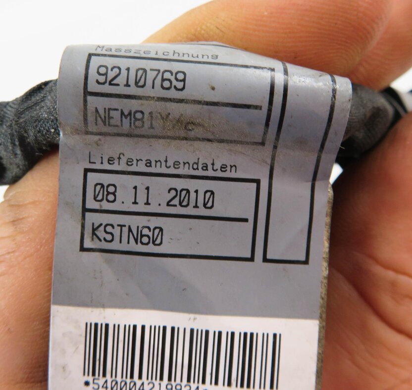Thumbnail 5: 2011 BMW 550iGT (F07) FRONT PARK DISTANCE SENSOR SET-4 w/ HARNESS (BLACK 475)