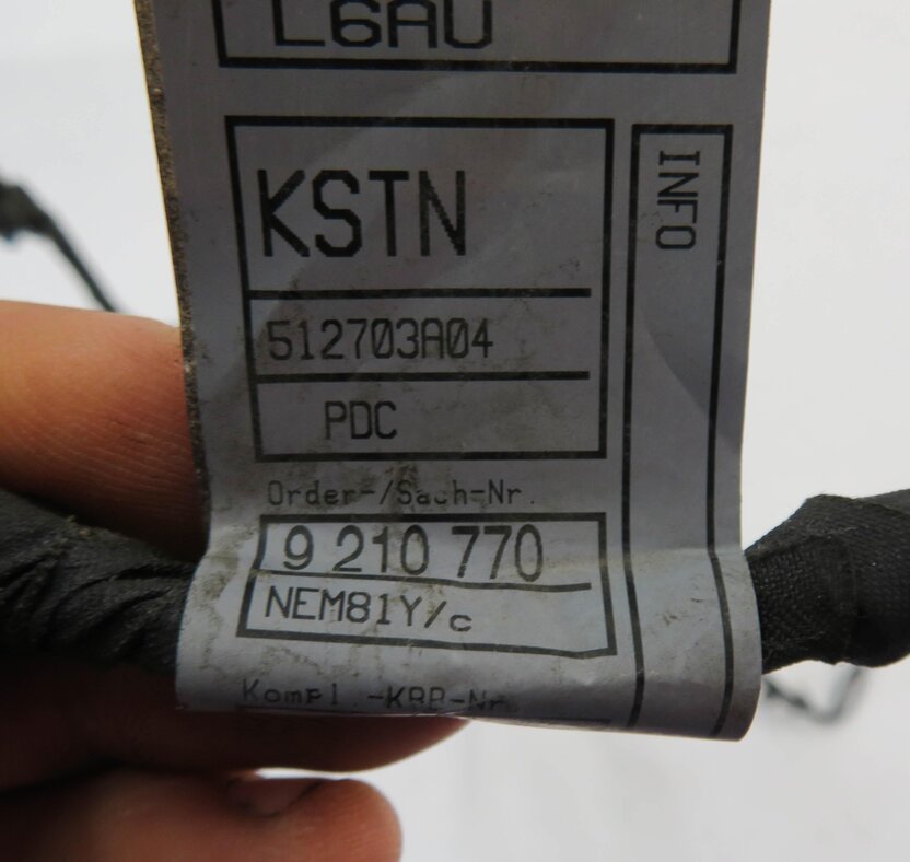 Thumbnail 6: 2011 BMW 550iGT (F07) FRONT PARK DISTANCE SENSOR SET-4 w/ HARNESS (BLACK 475)