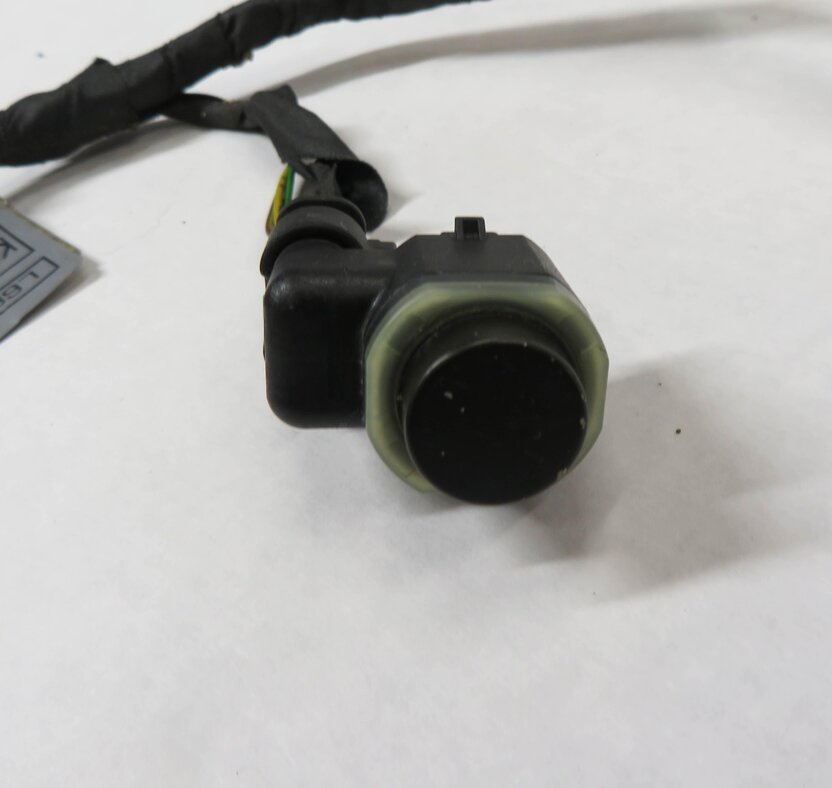 Thumbnail 7: 2011 BMW 550iGT (F07) FRONT PARK DISTANCE SENSOR SET-4 w/ HARNESS (BLACK 475)