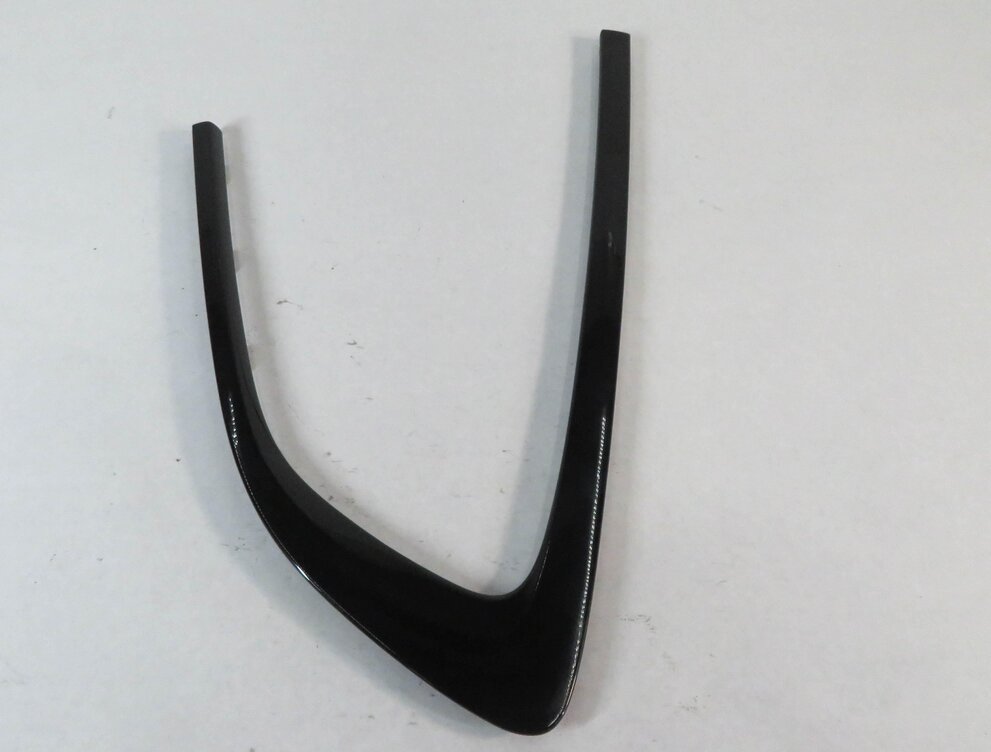 Thumbnail 2: 2011 BMW 550iGT (F07) LEFT DRIVER SIDE REAR QUARTER WINDOW TRIM