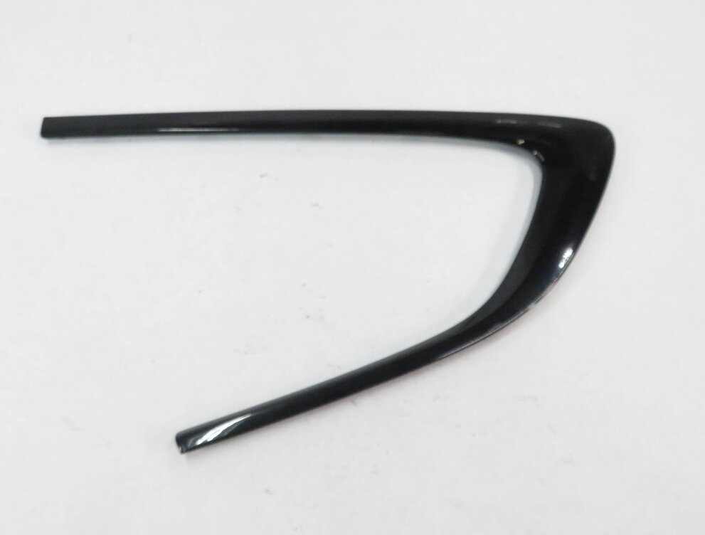 Thumbnail 3: 2011 BMW 550iGT (F07) LEFT DRIVER SIDE REAR QUARTER WINDOW TRIM