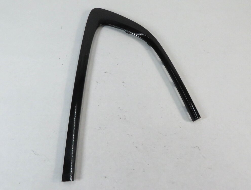 Thumbnail 4: 2011 BMW 550iGT (F07) LEFT DRIVER SIDE REAR QUARTER WINDOW TRIM