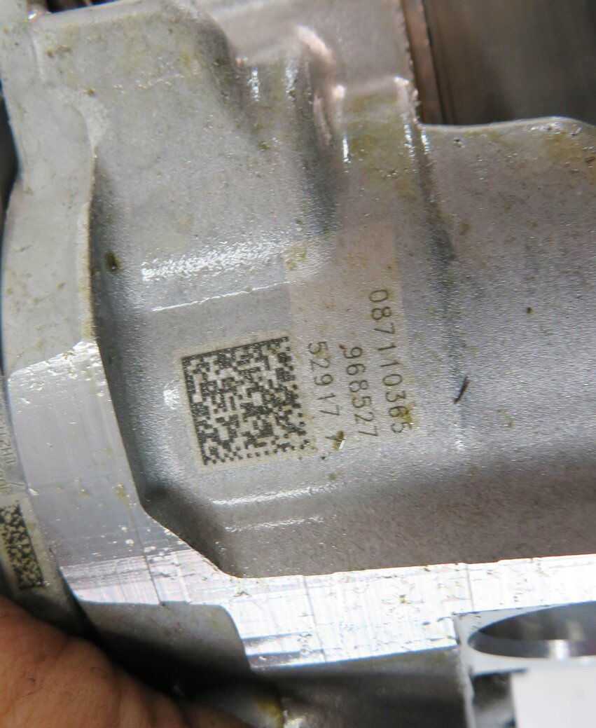 Thumbnail 6: 10-12 BMW 550i 550iGT (F07 F10) 4.4L N63 8HP-70 AT TRANSMISSION OIL FLUID PUMP
