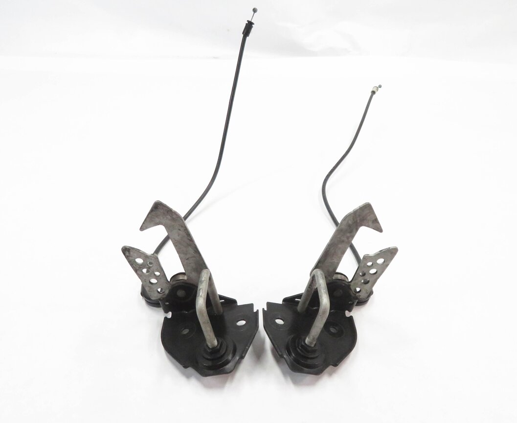 Thumbnail 2: 2011 BMW 550iGT (F07) FRONT LEFT & RIGHT HOOD LID SAFETY LOCK LATCH SET-2