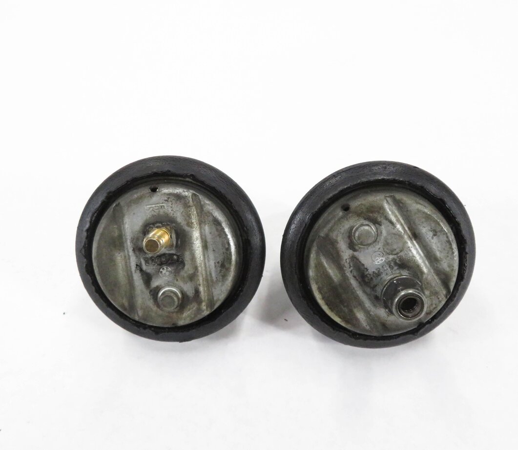 Thumbnail 2: 1999 BMW Z3 (E36) 2.5L M52TU - LEFT & RIGHT SIDE ENGINE MOTOR MOUNT SET-2