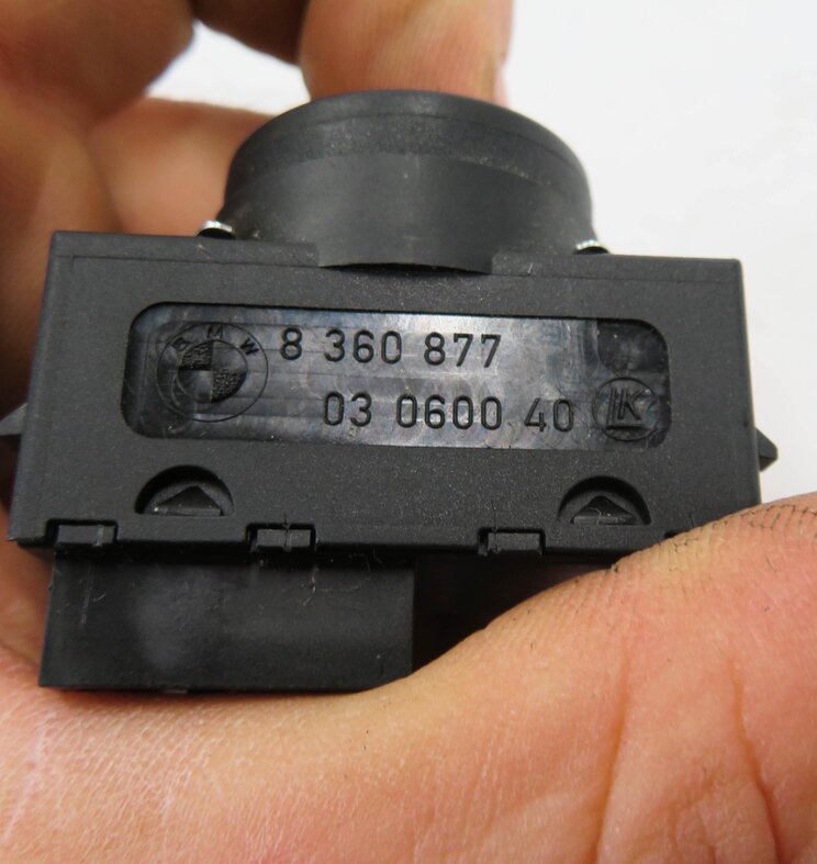 Thumbnail 9: 2011 BMW X3 (F25) RIGHT FRONT PASSENGER POWER SEAT ADJUSTMENT SWITCH