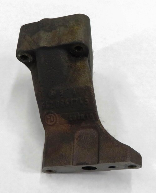 Thumbnail 2: 2011 MERCEDES E350 (W212) 3.0L OM642 DIESEL TURBOCHARGER TURBO PEDESTAL BRACKET