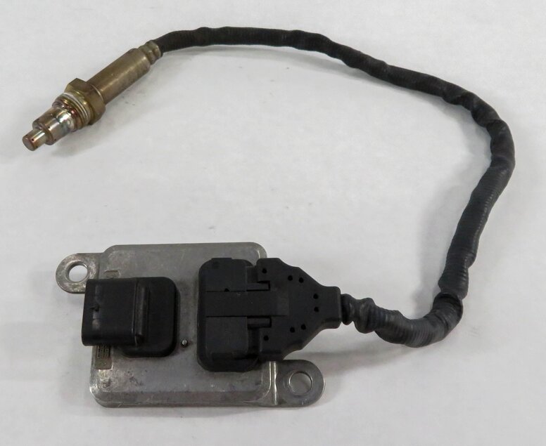 Thumbnail 2: 2011 MERCEDES BENZ E350 (W212) 3.0L OM642 DIESEL ENGINE NOX OXYGEN O2 SENSOR