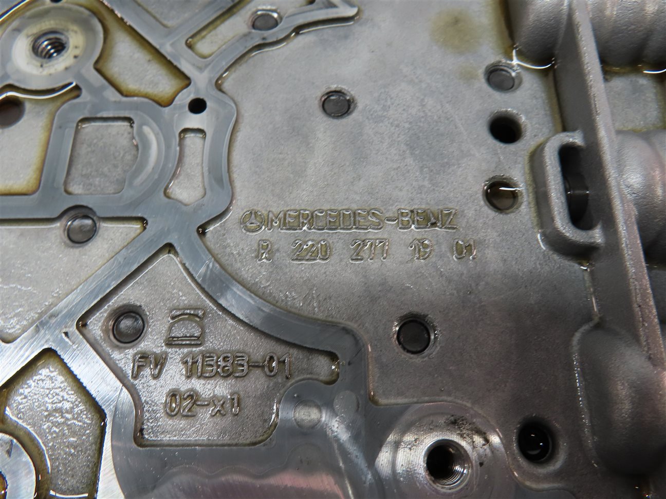 Thumbnail 8: 2011 MERCEDES E350 (W212) 3.0L DIESEL AUTOMATIC TRANSMISSION VALVE BODY BLOCK