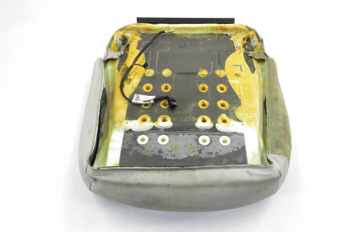 Thumbnail 5: 2003 BMW Z4 (E85) LEFT FRONT DRIVER LOWER BOTTOM HEATED SEAT CUSHION (GRAY)