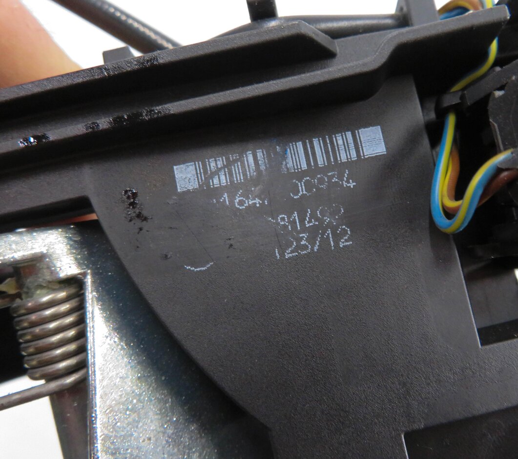 Thumbnail 7: 2012 MERCEDES GL350 (X164) LEFT FRONT DRIVER EXTERIOR DOOR HANDLE (BLACK 040U)