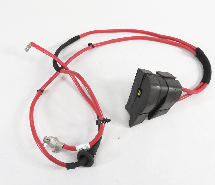 Thumbnail 4: 2012 MERCEDES GL350 (X164) 3.0L OM642 DIESEL ALTERNATOR POSITIVE BATTERY CABLE