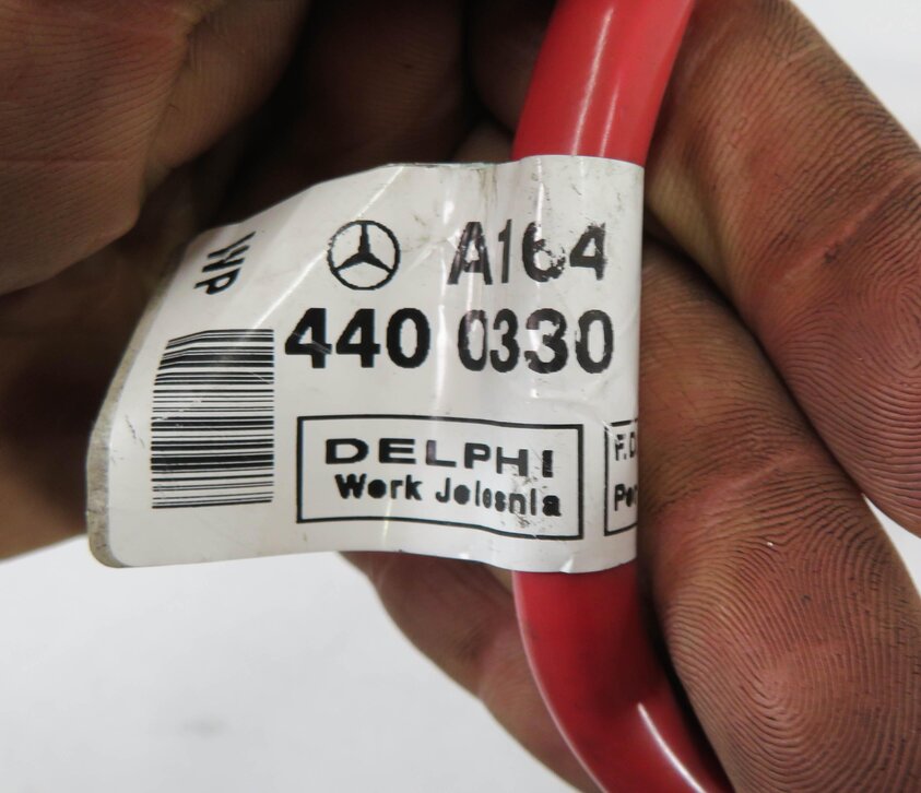 Thumbnail 5: 2012 MERCEDES GL350 (X164) 3.0L OM642 DIESEL ALTERNATOR POSITIVE BATTERY CABLE