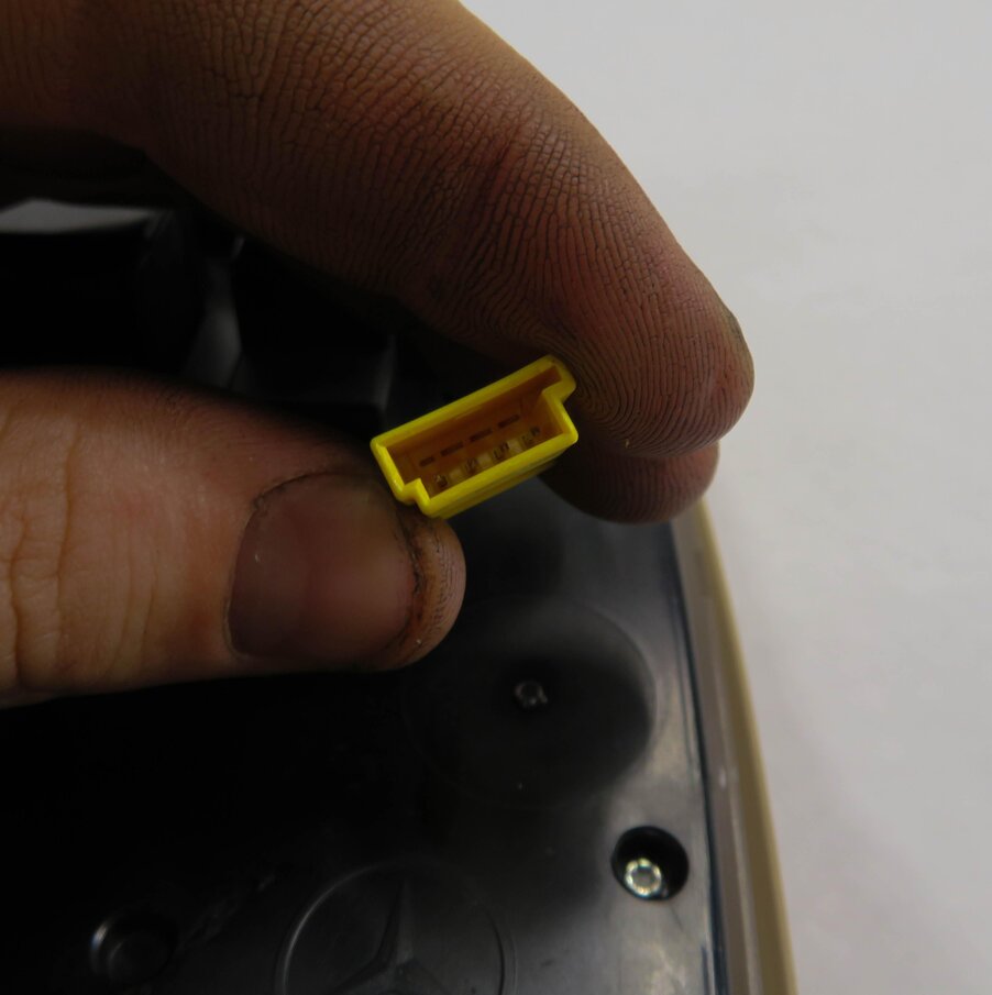 Thumbnail 9: 2012 MERCEDES BENZ GL350 (X164) FRONT MAP READING COURTESY LIGHT LAMP (BEIGE)