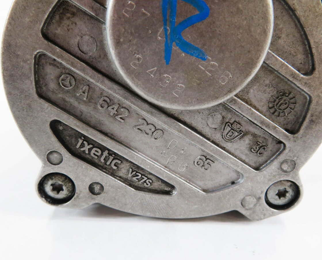 Thumbnail 5: 2012 MERCEDES BENZ GL350 (X164) 3.0L OM642 DIESEL ENGINE BRAKE VACUUM PUMP